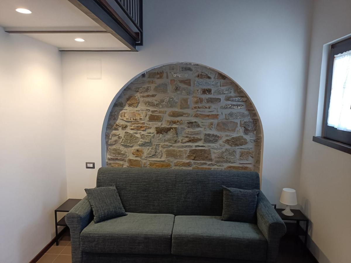 Agriturismo Piano Di Andrea Ostigliano ภายนอก รูปภาพ