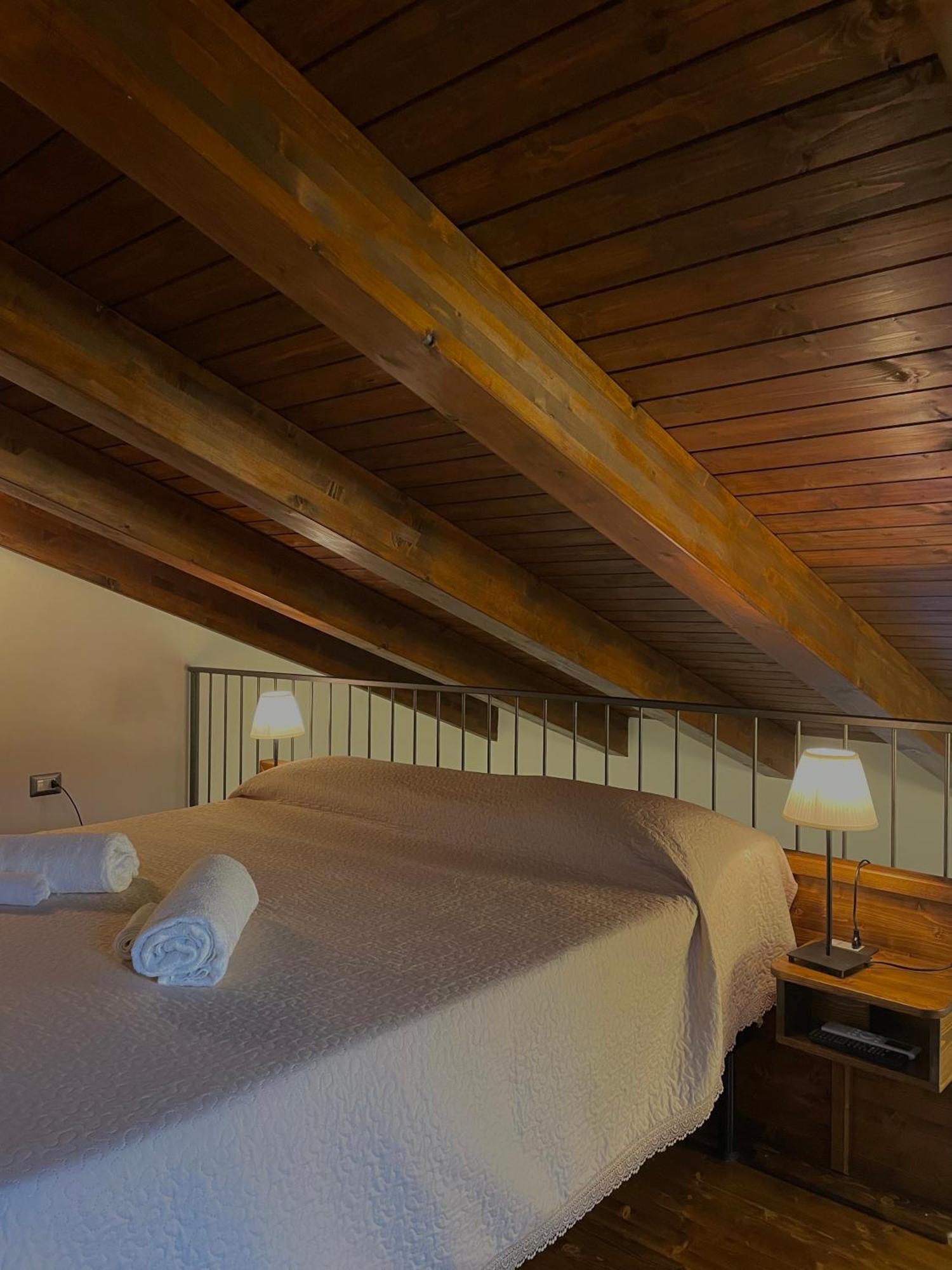Agriturismo Piano Di Andrea Ostigliano ภายนอก รูปภาพ
