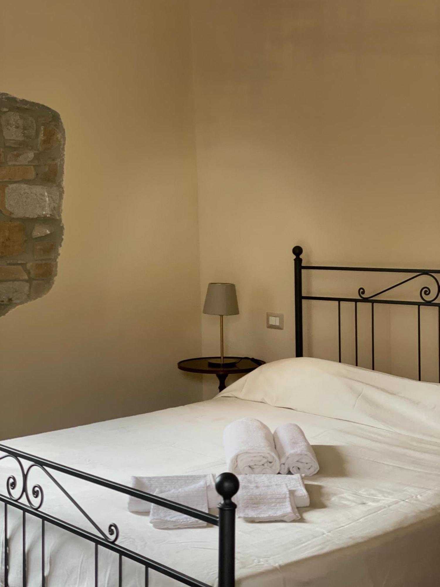 Agriturismo Piano Di Andrea Ostigliano ภายนอก รูปภาพ