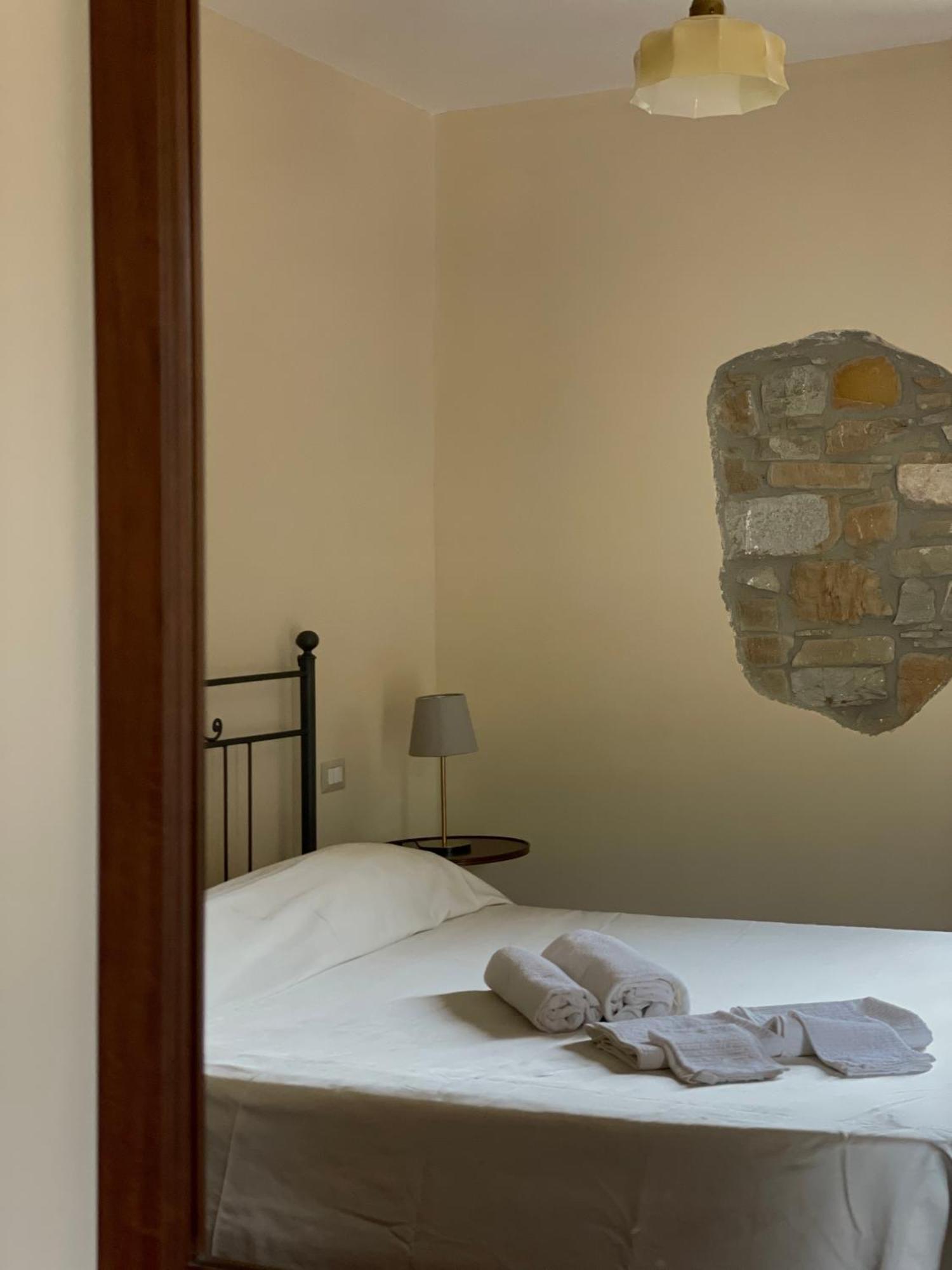 Agriturismo Piano Di Andrea Ostigliano ภายนอก รูปภาพ