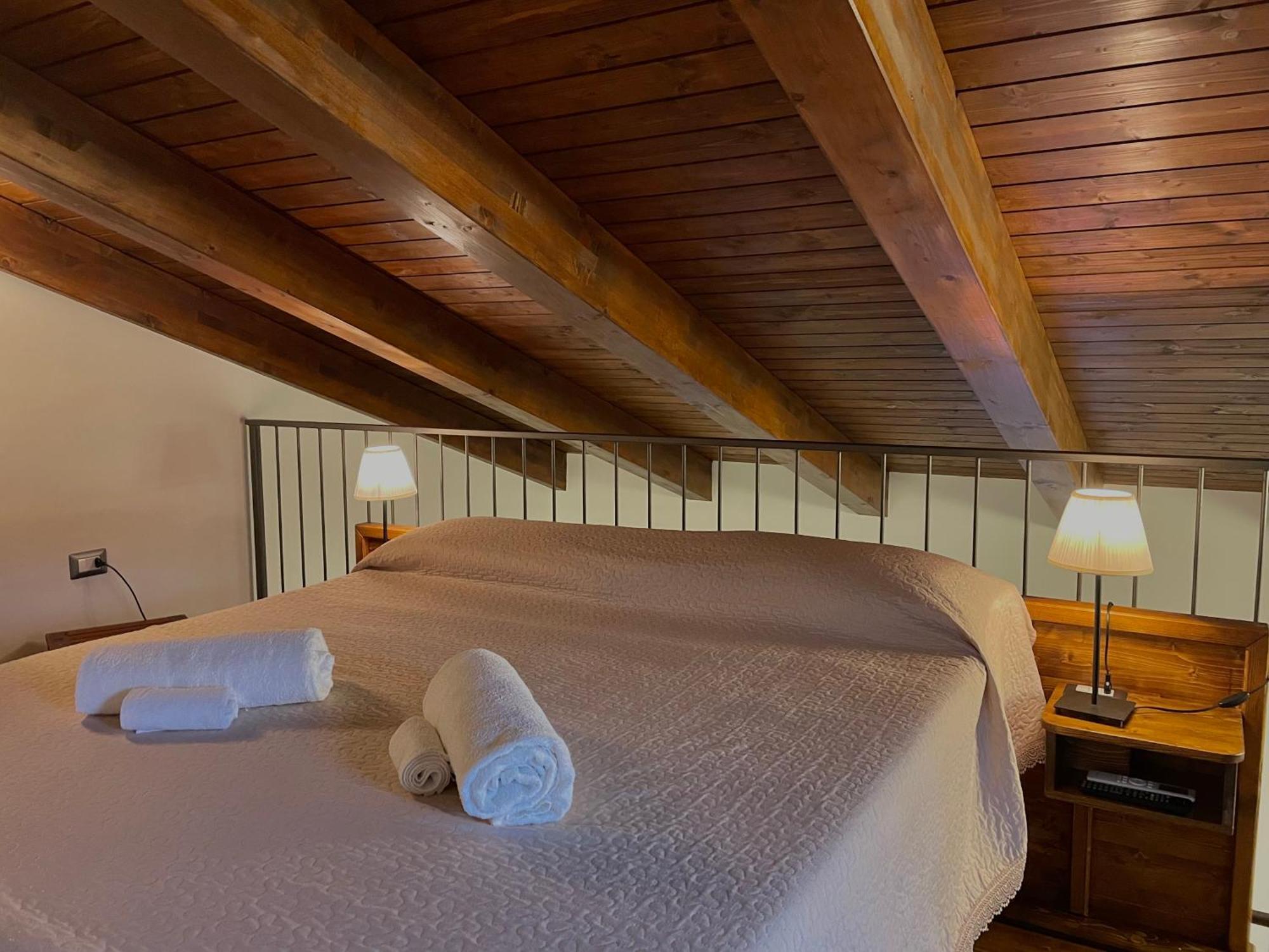 Agriturismo Piano Di Andrea Ostigliano ภายนอก รูปภาพ